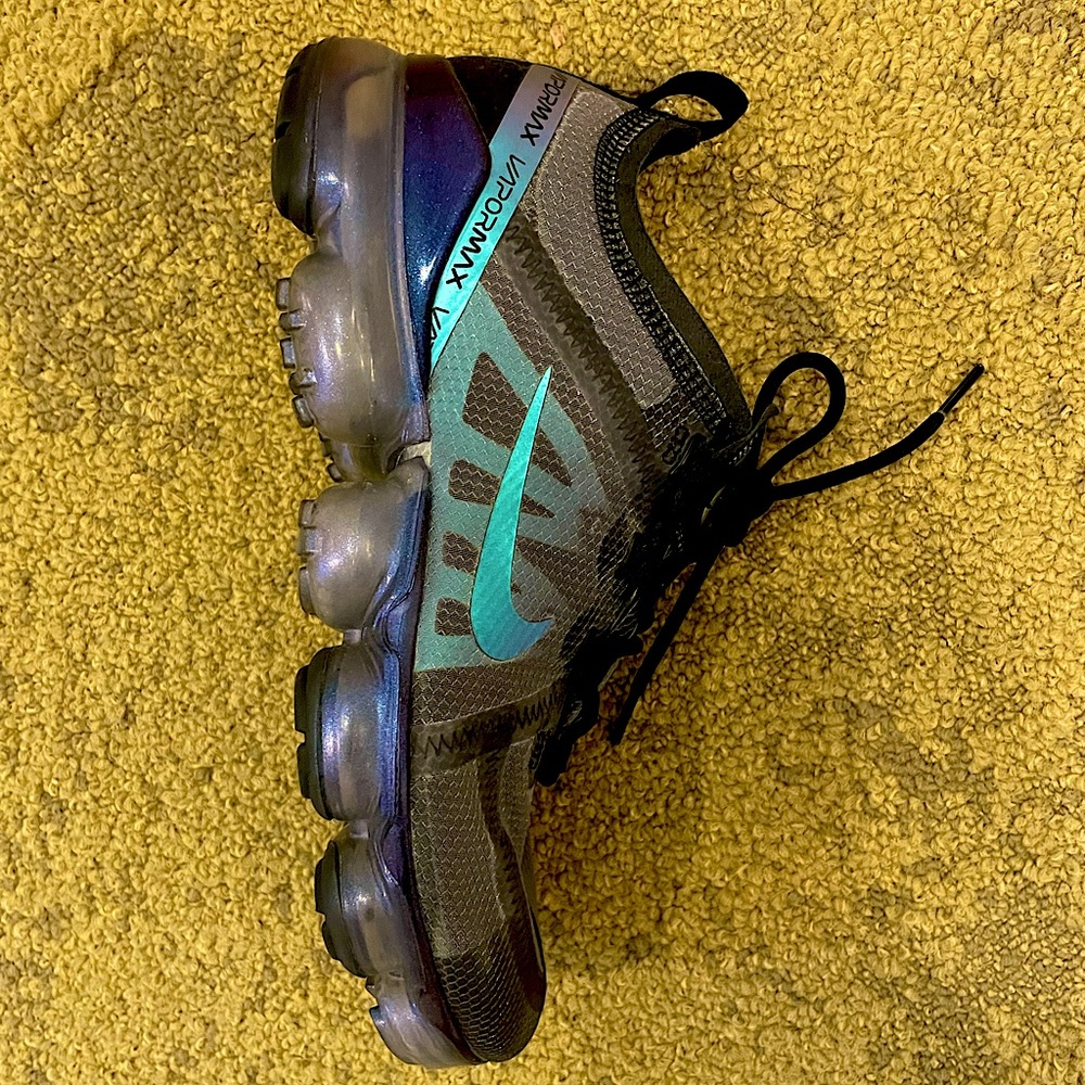 NIKE AIR VAPORMAX